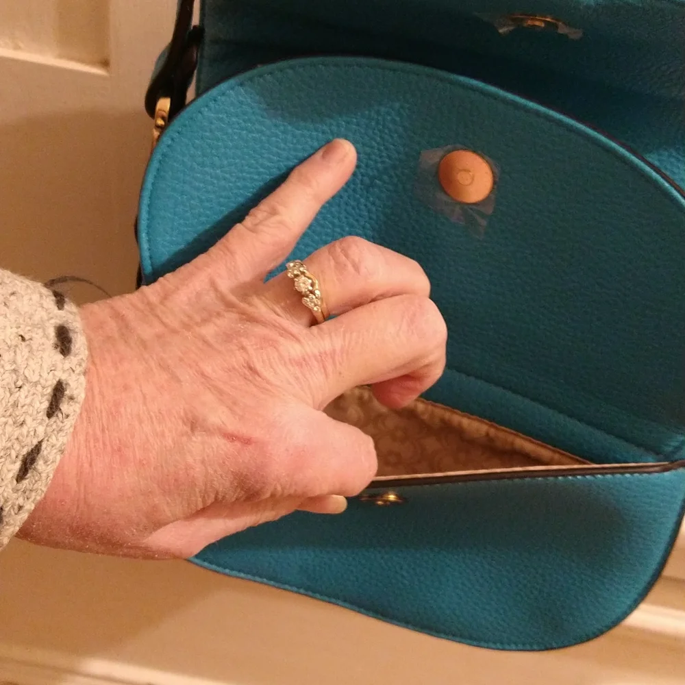 Aqua and black crossbody bag - Picture 7 of 11